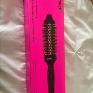 Amika thermal brush *used no box*